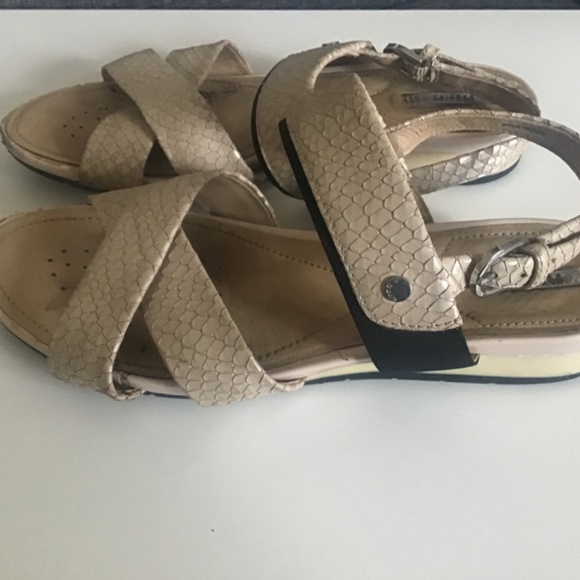 Sandals - Picture 7 of 9